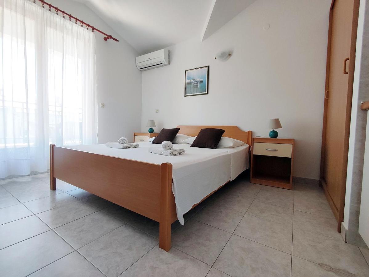 Apartments And Rooms Saric Jadrija Exterior photo